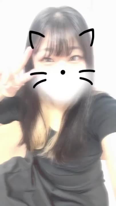 前髪ありの時の動画🎞⟡.·笑

前髪ありになった瞬間
幼く見えちゃうのでよく年確になっかかるように
なっちゃいます> < ՞笑笑


雨まだ降ってるかな、、、？
もし来られる際は気をつけて( ◜ᴗ◝)♡.·*.

まだまだお誘いまってますよ〜！！