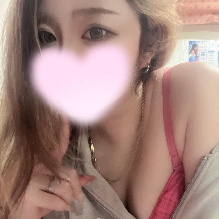 おはモニ〰️- ̗̀ ☺︎  ̖́-

今日めちゃくちゃ天気いいね🫶

気持ちのいい土曜日だぁ💕

朝から予約( 📞¨̮ )♥してくれてる

お兄様方会えるの楽しみ🍀*゜

本日の空き枠🈳に関しては

直接お店にお問い合わせ📞ください💕

昨日も沢山のお兄様方お誘い

ありがとねッ(*´꒳`*)

ちゃんと写メ日記📖☡✍見てくれてて

うれしいよ〰️♥️！