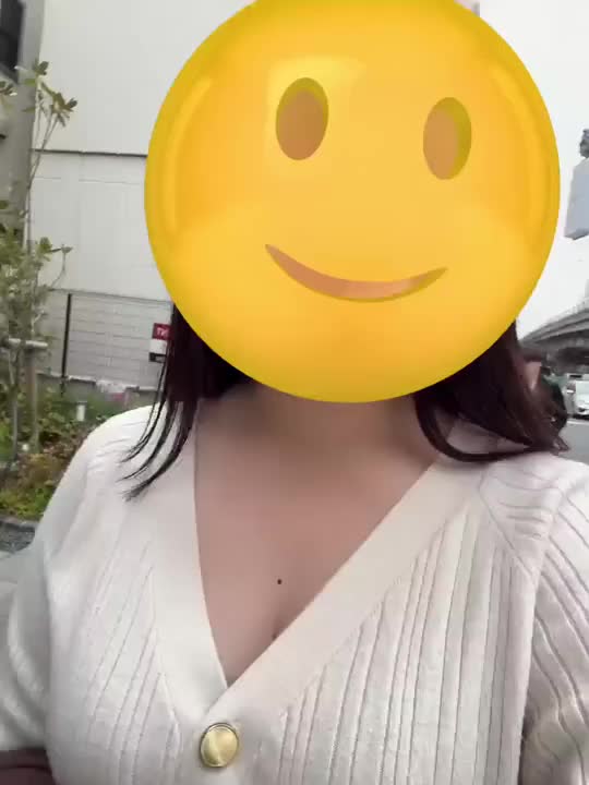 おはようございます❣️

今日も鶯谷出勤しました〜❤️‍🔥

今日も寒いのに胸元開いた服を着てきちゃいました😥💦

そろそろマフラーを調達しないとなぁ🧣

今年は欲しいマフラーがあるので、そのためにもお仕事頑張ります✊🏻✨

今日も夜までいるので、お誘いお待ちしていますね💖


🍑もも🍑