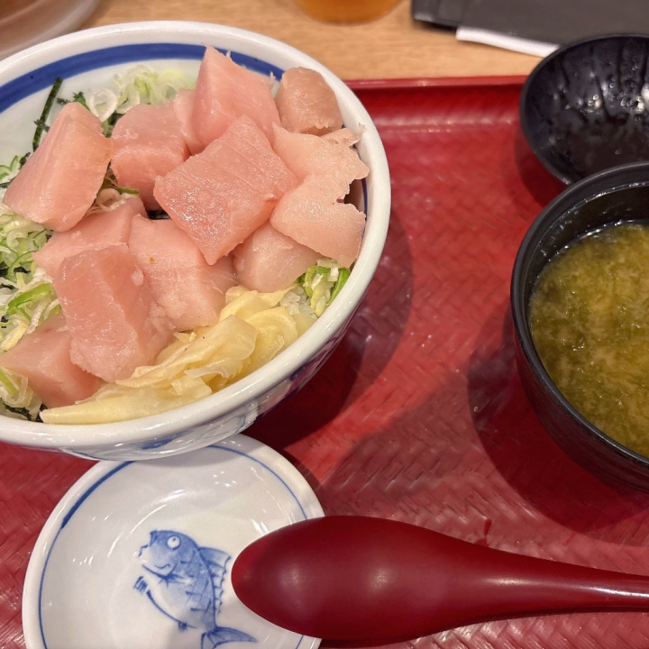 こんばんは♪


今日は、お休みでしたが、午後からパネルの撮影に行ってきてきました📸


その内、ホームページの写真も変わると思うので、見てくれたり、会いに来てもらえたら嬉しいです☺️


今週も、いつも通り火水土日16時から出勤なので、御予約やお問い合わせお待ちしてますね〜♡


今日の夕飯は、ビンチョウマグロ丼🐟


それでは、皆様今日も1日お疲れ様でした٩(^‿^)۶

また明日からよろしくお願いします⑅◡̈*