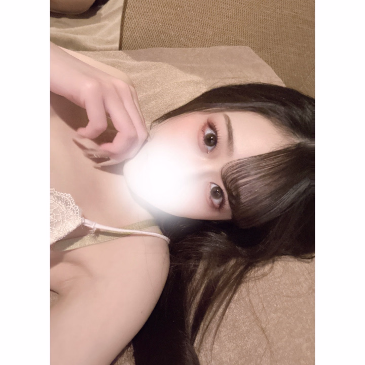 おはようございます☀

今日から５日間出勤させてもらいます〜(*´꒳`*)


お兄さんと会えるの楽しみにしてるねっ
お誘い待ってます❤️