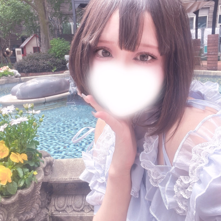 北海道行ってきたよん🌟


制服の写真しか基本あげないから私服レア( ᴗ ̫ ᴗ )( ᴗ ̫ ᴗ )


明日からまた出勤なので遊び来てね！


人生ではじめての北海道だったからおはなしも聞いてほし❣️


くれは