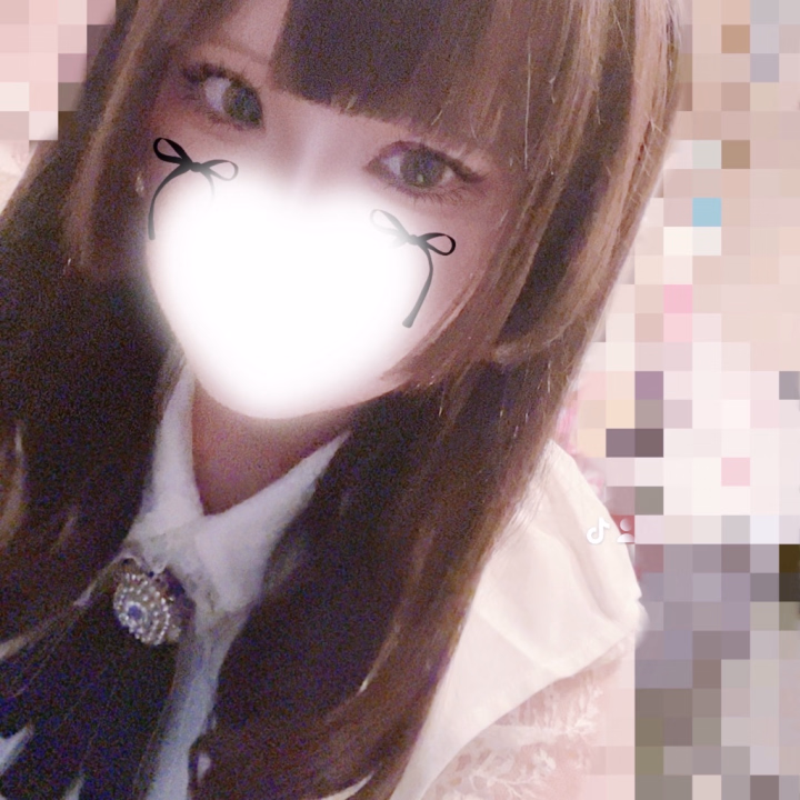 駅ちかの写メにに上げて好評だったのでこっちても🥹🎶


1年前ぐらいのロング時代‪🫶🏻︎♡ ̖́-


綺麗に保つの大変だったし、


今のボブもめーっちゃ気に入ってるんだけど、


ロングってアレンジの幅がひろくていいよね〜〜〜


エクステ検討中🌱‬‪
