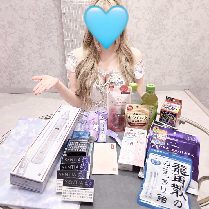 3日210分のYちゃんへ🕊💌

GW会えてすごく嬉しいです❣️
そしてなんと❣️ヘアアイロンのプレゼントで❣️❣️
普段使うので沢山愛用させて頂きますね💓やっぱりプレゼントのセンス最高🎁👍

そして、お気持ち頂きます💓


あと会う度に疲れが吹き飛びます🍀
Yちゃんは私の栄養ですね🔥


夜ご飯の美味しい中華を二人で仲良く分けて食べて美味しかったなー😋🍴✨


次は最終日24日💓
最終日もよろしくお願いします🙏✨️✨️