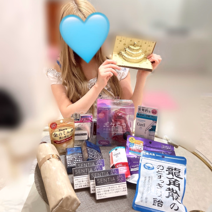 24日210分Yちゃんへ🧸💌

卒業の日に来てくださりありがとうございます❣️❣️
出会ってから私の予定がない限り毎週来てくださり感謝でいっぱいです🙏

そして、ランキング独占1位おめでとうございます🎉


日傘、その他数々の素敵なプレゼント沢山ありがとうございます🎁😍
サプライズプレゼントも嬉しくて部屋に響くぐらい声あげちゃいましたね（笑）

感謝でいっぱいです❣️ありがとうございました💓