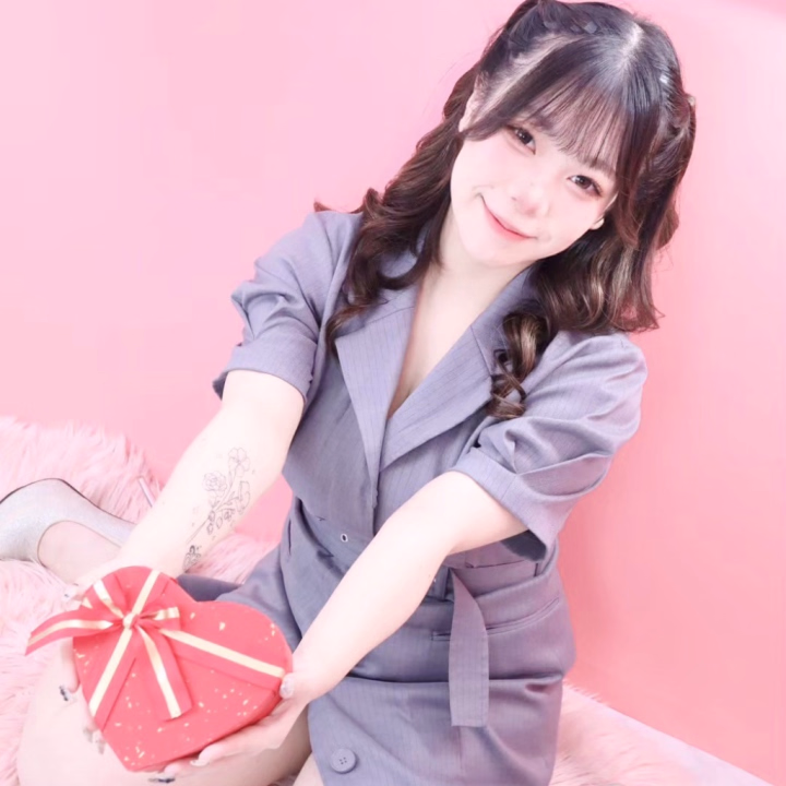 おはよう☔️💜

今日は7時から出勤してます✨

雨でどんよりなお天気だけど、
そんな日はまったり癒されに来てくれたら嬉しいな🥺

お足元悪いので気をつけて来てね♡

本日もお誘いお待ちしてます🐰