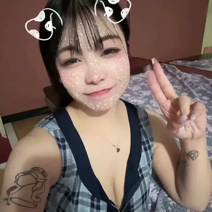お兄さま方から沢山お誘い貰えてるんるんしてまする( ◜︎︎𖥦◝ )


最後の最後まで待ってるけど
明日も明後日もお誘いほちぃな🐰


寒いから一緒に笑って気持ちよくなって心も身体もあったまろー！💕