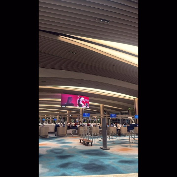 こんばんは🌛らなです🐈‍⬛🎀
少しだけおやすみ頂いてシンガポール🇸🇬に
来てます✨️✨️
楽しんできます🎶🎶