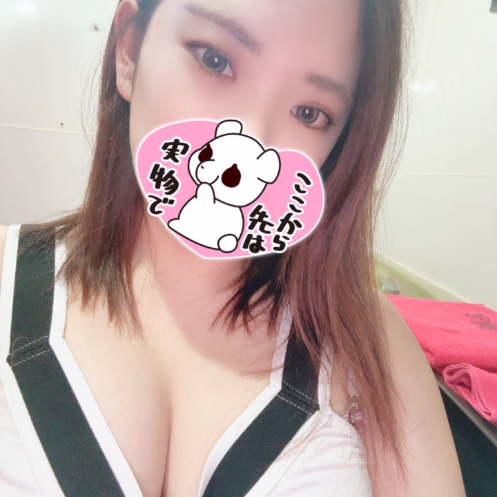 先程遊んでくれたお兄さん❣️

マ〇トぬるぬる

気持ちよかったね💕︎

いつもイけないんだって

言ってたけどいけてよかった🥰💕

いっぱいお話もしてくれて

楽しかったです🎶

また遊びに来てね❣️