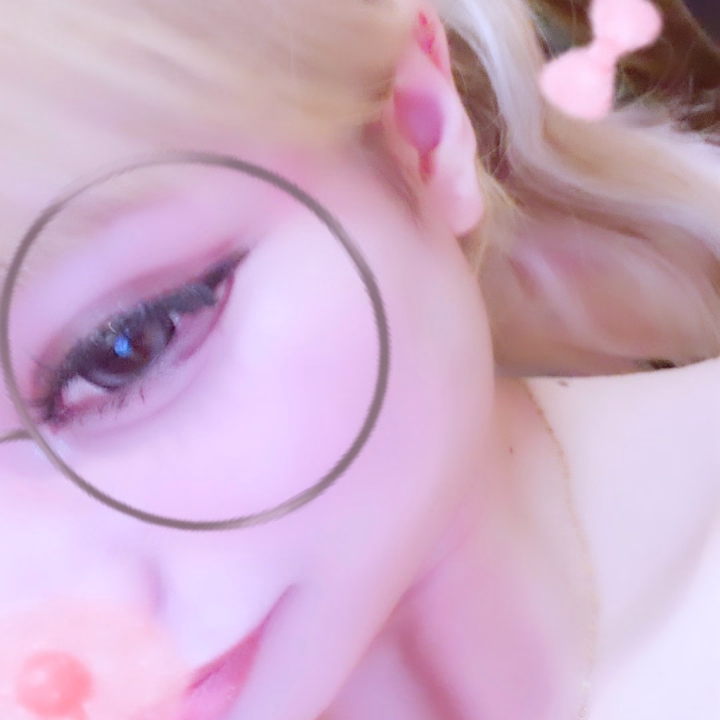 本日1組目のお客様ありがとうございました💕

たくさんお話できてあっという間の時間だったー！

優しくしてくれて嬉しかったです🥰

素敵な時間をありがとう✨

まだまだ今日は受付中です💋

これから遊んでくれるお兄様募集中💕

ゆっくりイチャイチャしたいな🥺

空き枠あるのでご案内できます✨

タイミング合うお兄様いたらぜひ会いに来てね💕

ご予約お待ちしてますっ🥰💕
