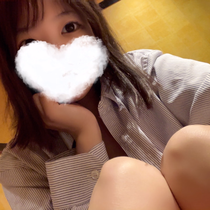 そういえば期間のお知らせしてないーって思って！
2月1日までいます🙋‍♀️✨️
明日から9-ラストまで頑張る予定なのでたくさんのお兄さんに会いたいです🥺‎🤍
よろしくねぇっ‼️