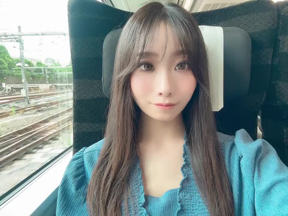 【おでかけなう！】

皆様こんばんは🐑🌙

本日はお休みの🎶おとね🎶です！

今日はおでかけで特急に
乗っています☺️

駅弁も食べてるんるん🎶

そういえばあの駅弁スタイルと
言われる大元の駅弁売りを
見たことがありません、、

もうどこもやってないよねぇ〜🤣

おとねに会ってくれたお兄様は
お好きなスタイルで
遊びましょうね💕︎


ではでは！
🎶おとね🎶