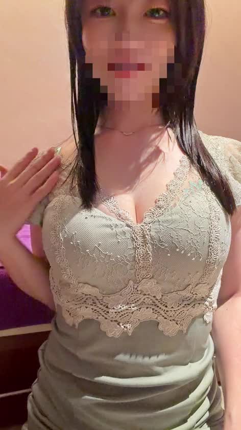 ねぇ、いっぱい触って大きくして💓…？
私もお兄様の敏感なトコ
優しく触ってもいいかな🙈💕？
ムラ♡ラ発散したくなったら…
25日と29日楽しみにしてますね❤️

🩷あいく🩷