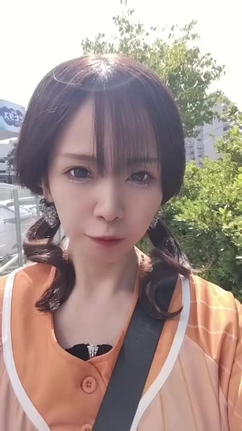 これはキューストのえみちゃん生誕祭のライブだから髪の毛自分で出来る最大限でかわいこぶったやつ🧡ラボセも行くよー！キューストの推しはなべちゃんだよ💜同じ人いる？