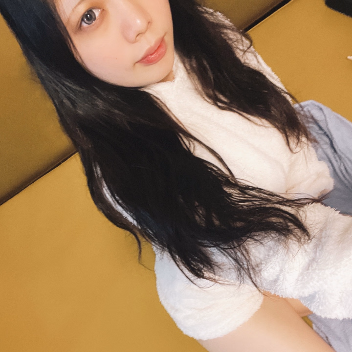 チラッと見つけてくれてありがとう✌️

遊んでくれるお兄さんに
日記みてるよって言われて嬉しい♥️

コツコツ日記を頑張って良かったって
思う瞬間です😊

これからもコツコツ頑張るからちゃんとチェックしてね💕︎