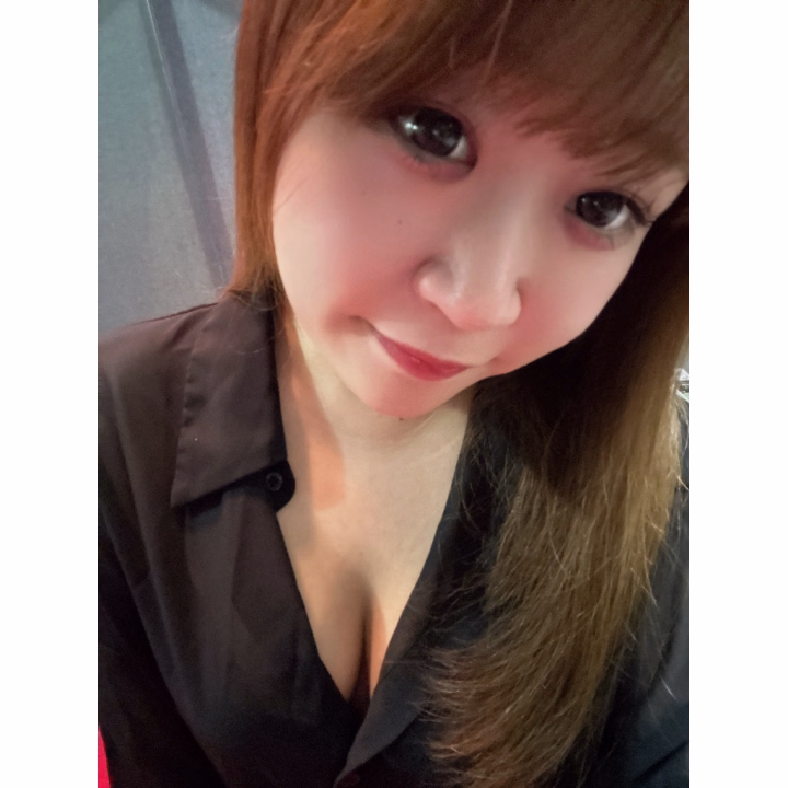 メッセージでやり取りしてたおにいさん
会いに来てくれて ありがとう🤤✌🏼🩵

行く時は 言わずにいきなり行きます
って言ってて ⋯

いつ会えるのかな？とおもってたら！
こんなすぐに会えるなんて🎶
有言実行うれしかった( σω-)ᙆƶ♥

どM嬢はいかがでしたか？🥺笑

ばいばいしたあとも、メッセージくれて
みゆで和んでくれたみたいでよかった😙🫶🏽

またいつ会えるかは分からないけど⋯
お休み取れた時は思い出してくれたら
うれしいなっっ🐈‍⬛🐾