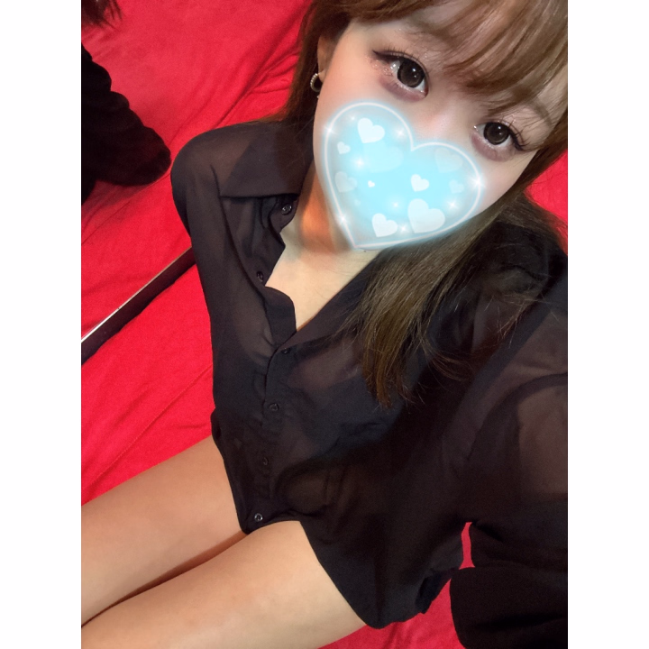たくさんのお誘い ありがとう〜🥺🫶🏽
平日だけど⋯いっぱいえっち出来て
う！れ！し！いっっ₍ᐢ˶- ̫ -˶ᐢ₎ 🤍⟡.·

今の時間から みゆちゃんスケスケシャツ🤤

まだまだ明るいし暑いね〜🫯🫯🫯
水分補給忘れずにだよ！

週末🎶華金🎶お仕事終わりのおにいさんも
おやすみのおにいさんも⋯

最高の週末にするために
みゆに会いに来てね ( -ω- )zZ🩵💫

た〜くさん気持ちよくさせちゃうよっ👸🏻💭