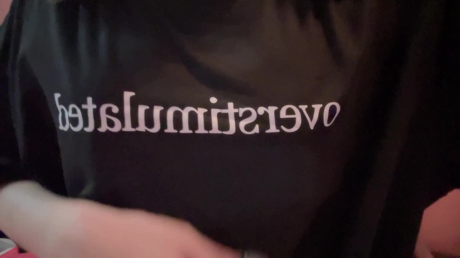 Ｔシャツの中は ⋯⋯⋯ 🫣🫣
脱がせて 。