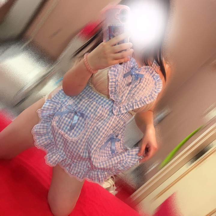 このエプロン、エプロンなんだけど…
なんだかアイドルの衣装みたいで、ちょっとテンション上がってます🥰🎀✨

いつもより少しだけアイドル気分のまりえです🤭💕

今日の受付も残りわずかになっちゃったけど、最後に会いに来てくれたら嬉しいな☺️🩷
お時間の合うお兄様、お誘いお待ちしています♡