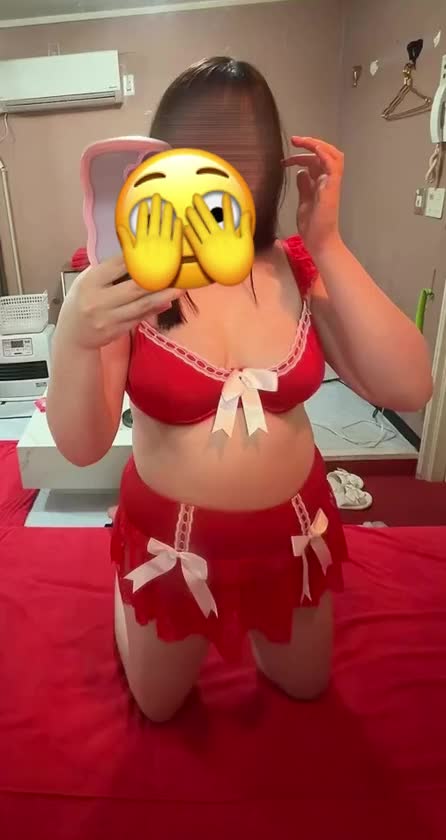 少しずつ見えていく方が、なんだかドキドキしませんか？🙈💕

全部よりも、少しずつ…✨

そんな焦らされる感じって、私は結構好きかも☺️💓

今日はいつもより少しだけ特別な雰囲気でお待ちしています🥰💕