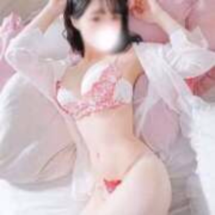 こんにちは、しのです。
 
念願かなって事務所近くに新しくオープンしたカフェに行くことができました〜！☕️♡
 
新しいカフェに行くこと最近あまりなかったので嬉しい☺️✨
 
ソフトクリームが大好きなのですが
めちゃくちゃミルク感あり濃厚で
私の好きなタイプのソフトクリームだったので
これはまた食べてしまいそうです😭♡

あとはコーヒー豆の香りに包まれた空間大好きなので、空間も相まって最高でした
(*´︶`*)♡

見てくれてありがとう☺️

しの
