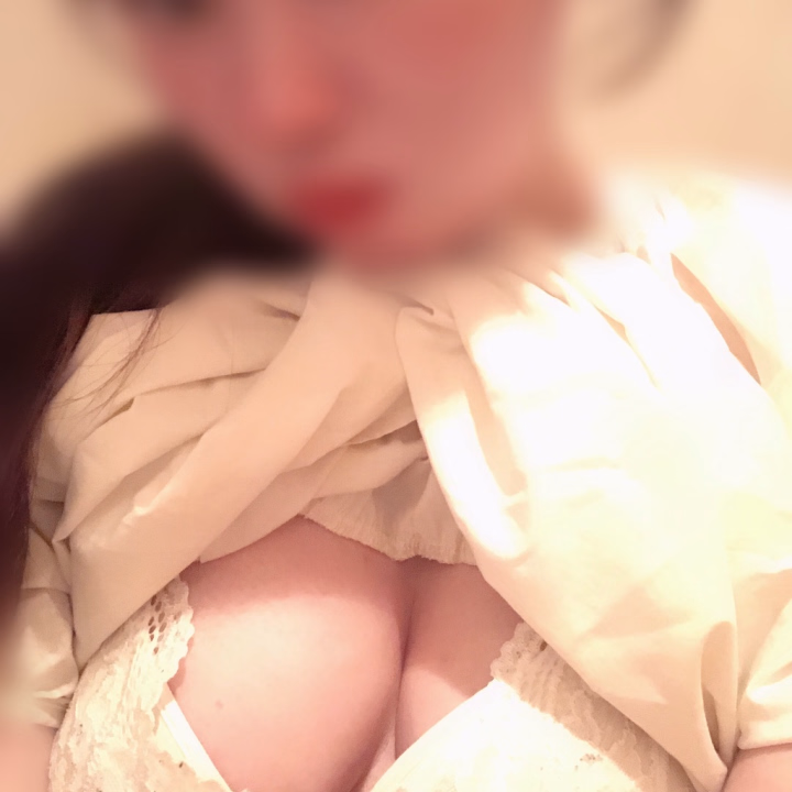 ただいま出勤中です😵‍💫🤍

朝からありがとうございます🥰
差し入れお菓子もありがとう
ございました‎（ ᵔᯅᵔ )՞ ՞

マットでヌルヌルスッキリして
暑さも吹き飛ばしましょ♡♡

16時までになります💛

直近だと6月5日(金)になります🤍
仲良しさんもご予約ありがとう
ございます😭♡💋
メッセージもまだまだ
お待ちしております‎(^_  ̫ _^∩)♡

オッパ🥧めちゃくちゃ褒められるのでのおそわけ📸します😸