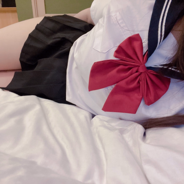 気づいたら、お兄ちゃんのこと
考えてる時間が結構多いの🤭

「今日はどんな一日だったかな〜」
とか、
「元気にしてるかな〜」とか。

会えてない期間が少しあるだけで、
なんだか淋しくなっちゃうんだよね🥺

れおって、楽しい時間が大好きだから、
いっぱい笑って過ごせる時間が
恋しくなっちゃうの🩷

「また会いたいな」
って思ってもらえるのも嬉しいけど、
れおも「会いたい！」
って思ってるんだよ🫶🏻✨

だから、お誘いが入ると
すっごく嬉しいの🥰

今日はなんだか、いつもより…

会いたくなっちゃったってワケですっ🩶

お問い合わせやご予約
ラブコール待ってます📞❤️

れお