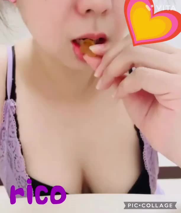 えっちなグミに見えますか？❤️

一緒にぺろぺろします？💋💋