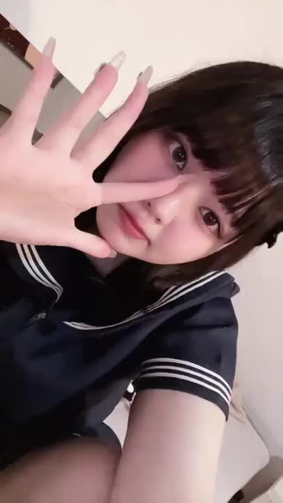 めるもですദ്ദി＞ᴗ＜)🎀✧

前からだけどめるもは手が綺麗ってお兄さんから褒められることが多いんだ( ｰ̀ωｰ́)！！

手が大っきいから〇コキも上手いのかなぁ〜？？

ネイルも毎月可愛くしてるから褒められると嬉しい♡♡

今日いっぱい遊んでくれてありがとう⊂( ᴖ ̫ᴖ)⊃⊂(ᴖ ̫ᴖ  )⊃
明日はもっといっぱいえちえちしたいから早起き頑張るね💕︎