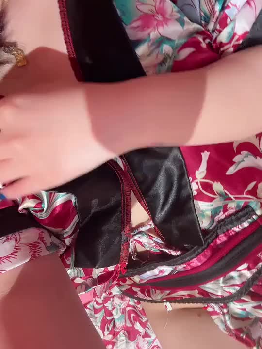 もちもちむにむに(*´˘`*)♡

はだけるのってえろいよね(⑉• •⑉)❤︎