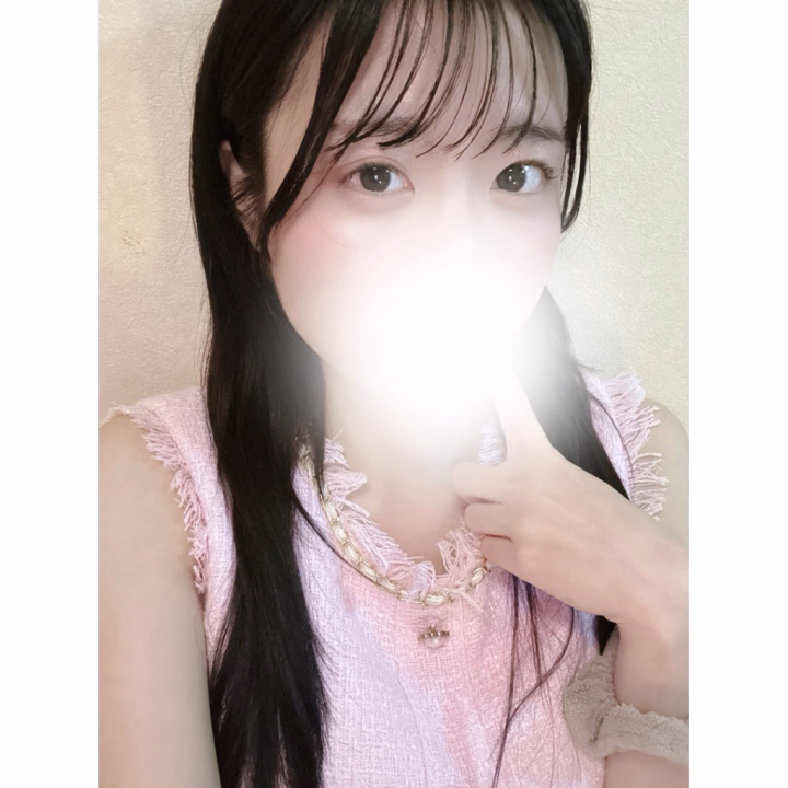 こんばんわ〜あきはだよ🐰💞

ラストのお時間で遊んでくれたお兄さんありがとう💌💭

初ハピ五反田へようこそ✨次はMットしてみようね☺️明るくて陽気なお兄さん！短いお時間だったけどとっても楽しかった🎶飲み楽しんできてね〜🍻🤍

また会えますよーに🌙

♡ ••┈┈┈┈┈┈┈┈•• ♡

本日もありがとうございました🙇🏻‍♀️🈵🤍

次の出勤は明後日の
25日(木)7:00-19:00だよーーー！

よろしくお願いします️🫧

そして今週の土曜日の27日！
7:00-17:00で追加出勤することに
なったよ🥰🤍お誘いお待ちしてます🫶🏻

そしてそして...！笑(そしてがたくさん🤣)

明日の朝8:00に7月全体シフトを🆙するよ〜☺️ぜひチェックしてみてね✔︎︎︎︎💕︎
姫予約お待ちしてます🌟