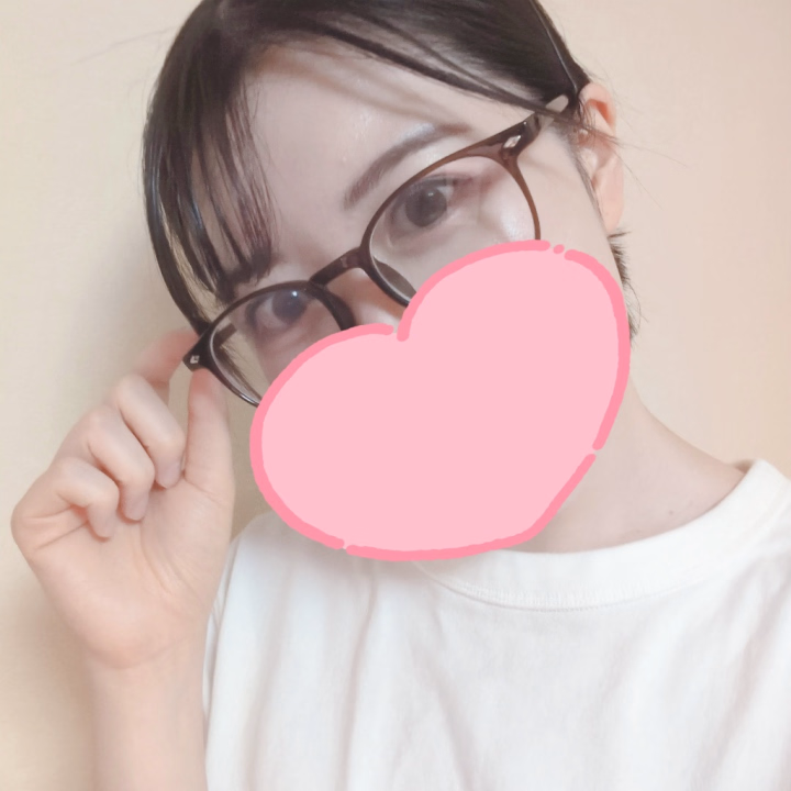 癒し度満点のるみです🐰💖
おはよう〜☀️

昨日はたくさん日記ネタが
るみのもとに届きました🥰🎶

るみマニア🐰🎖️のお兄さま
色んな相談相手にもなってくれて
ありがとうございます❤️


さて、今日の日記は…
Newネタ🌟るみの学生時代シリーズ📚️

中学生はずっとメガネっ娘👧👓️

見た目はガリ勉ちゃん…？
実際も結構真面目だったかも😂💕

メガネにポニーテールのるみは
また違って新鮮かな？🌟


あとは、たまーに上履き忘れちゃって…
先生に怒られてたかな？🤭ﾃﾍ

お兄さまの思い出も聞かせてね❣️


本日は、20:00から出勤です🥰
恒例ﾇﾙﾇﾙ🫧タイムが今日も楽しみです🌟
続きの青春純情物語もできるといいな☺️💕


るみでした🐰
∴..∴..∴..∴..∴..∴..∴..∴..∴..∴..∴..∴..∴..∴
6月のシフト公開中🪩
はじめましてさんも待っています😻

直近のご予約可能なお時間🈳
6/23（火）22:05〜ラスト
6/28（日）7:00〜50分枠.9:00〜65分枠

7月シフトはそろそろです(*´ω`*)