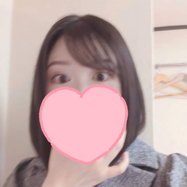 癒し度満点のるみです🐰💖
今日も1日お疲れさまでした😊

目の前で鳥🦅に食べていたおにぎりを
さらわれちゃったら…
こんな顔をしちゃうのでしょうか😳

なぜかすごくびっくりした顔😂💕
ますます大きなおめめに👀


新鮮な1枚が撮れたので
お裾分けの回でした🤭✨


そんな今日もるみは大好きなアイス
〇〇だいふくを食べてご機嫌です🎶

とろーり、もっちり…
もちもちむちむちでぺろり😋💓
なんか違うの想像しちゃう？？(//∇//)


今日もおやすみなさい🌟
るみでした🐰


今週の日曜日はあと2枠だけ✨
遊んでくれますか？？💓
∴..∴..∴..∴..∴..∴..∴..∴..∴..∴..∴..∴..∴..∴
6月のシフト公開中🪩
はじめましてさんも待っています😻

直近のご予約可能なお時間🈳
6/21（日）12:00〜13:50
6/23（火）22:05〜ラスト
6/27（土）11:20〜50分1枠のみ