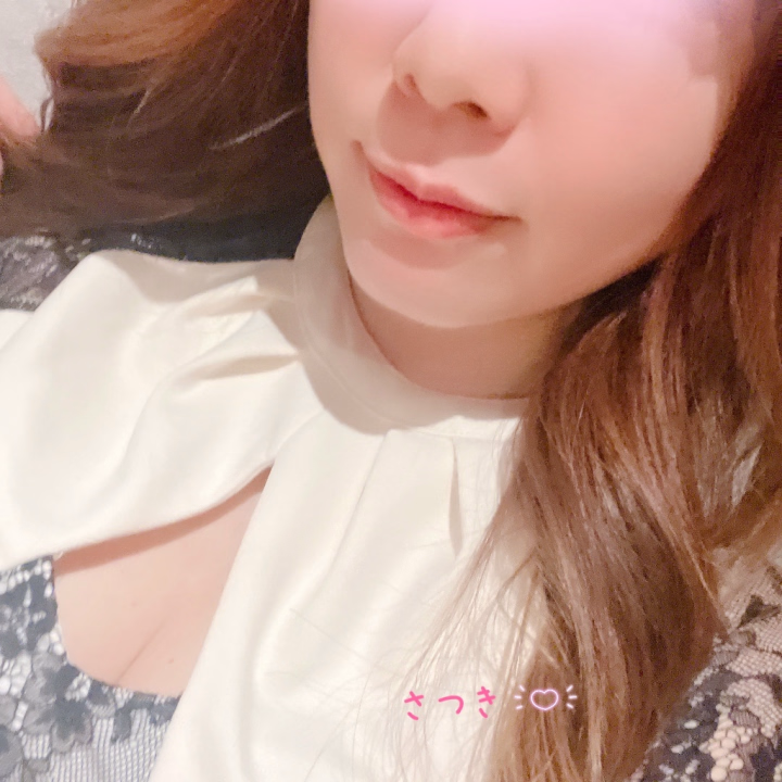 おはようございます☀️

出勤してますっ🫶

雨だね〜☔️
朝から雨で憂鬱だったから
1人でしちゃった///
まだまだムラムラしてるよ♡♡

私ねーよくびっくりされるんだけど
1人でするときは
ノーハンド！
ノーグッツ！
でいけるのです👉🏻👈🏻💕

どんなやり方か気になる方は
会いに来てね♡♡

雨なので足元お気を付けて✨️