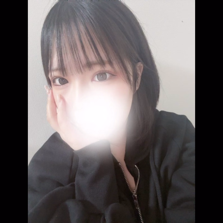明日出勤2回目です♡
お兄様方ぜひ会いに来てくれると嬉しいです🤍