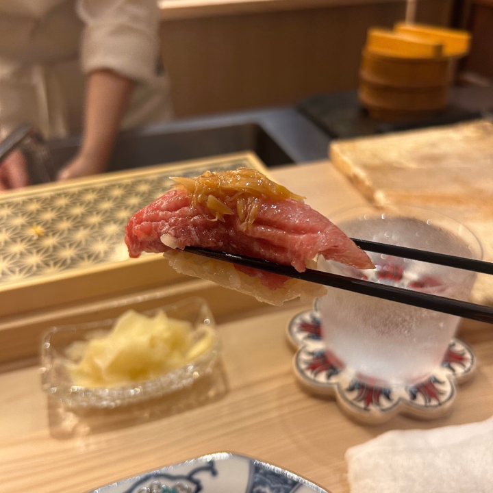 出勤してまーす☀️

これこの前食べたお鮨🍣❤️

そういえばなんでうのって名前なの？
ってよく聞かれるんですが
キャバ嬢時代に店長がつけてくれた名前です☝️

結構お気に入り✨