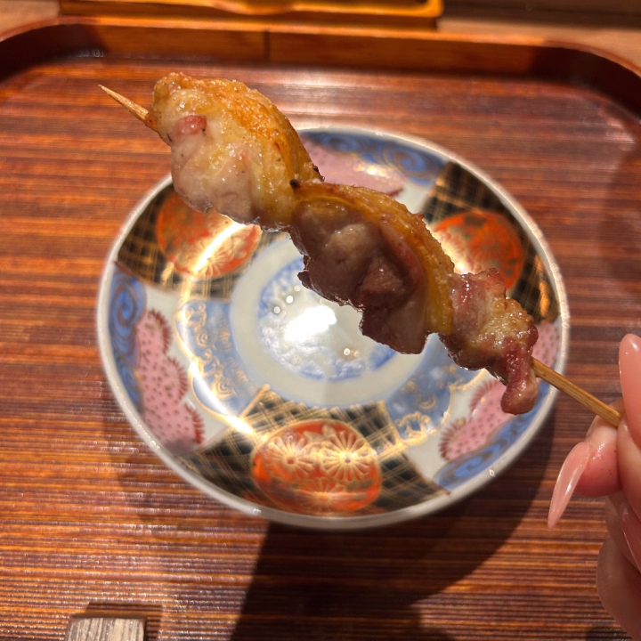 先日予約1年半待ちの焼き鳥屋さんにお邪魔しました🎶
全てに感動😭😭😭
次の予約は2028年です。笑
何してるかなー🤣

明日7時〜19時までいます❤️