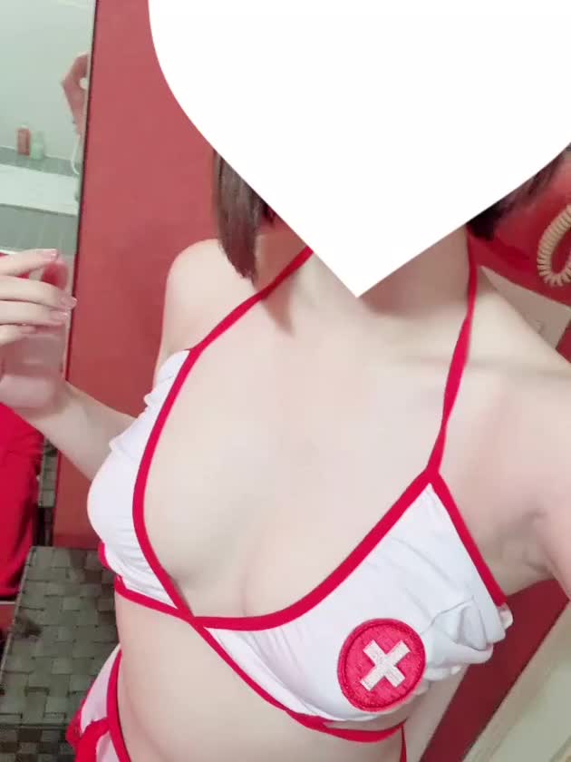 乳首コリコリしただけで

ぎんぎんに勃起しちゃって

金玉ぱんぱんになっちゃう
お兄さんほんとにかわいい♡

そのぱんぱんになったおちん⚫︎ん
どうしたいですか？🥹

ほんとはどこでいきたいの？🫧

教えてくれないとわかんないよ〜😘