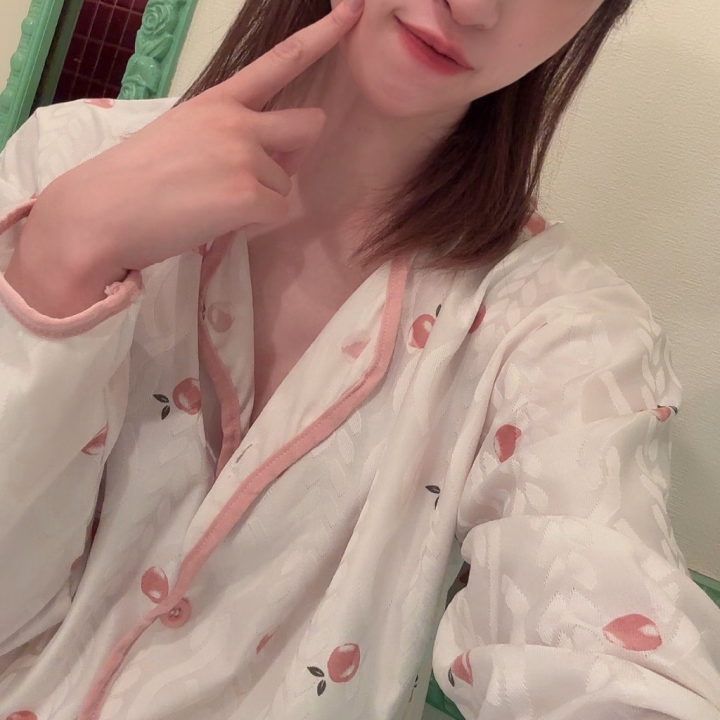 めぐなです！


むにっと👀


お顔は触らないけど、身体優しく触られるの好き~


ぎゅーって抱きしめて🥺🥺🥺