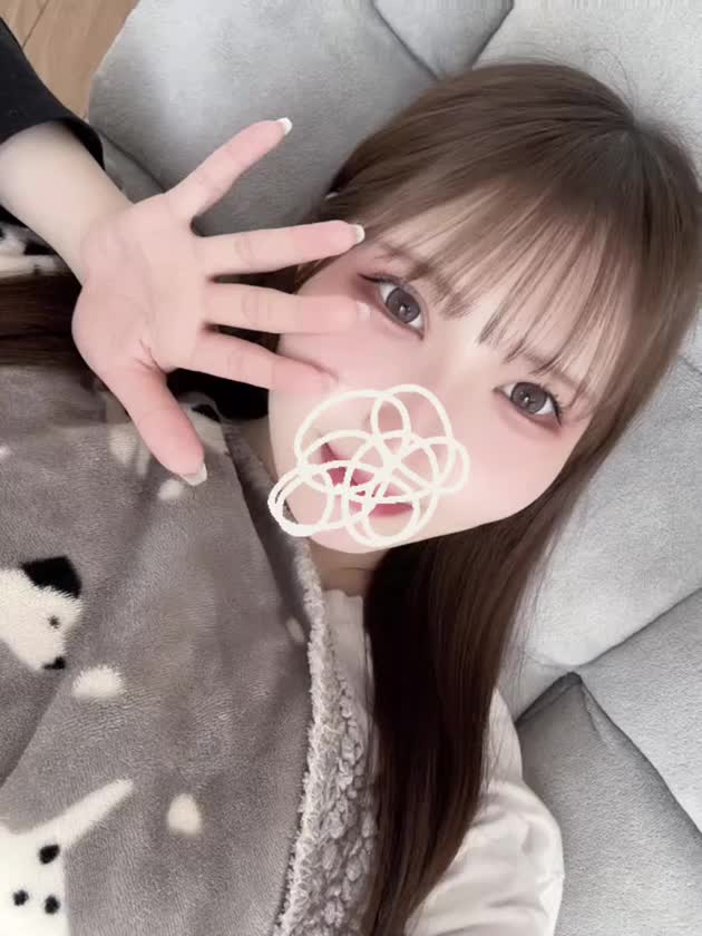 おはまる〜☀️🌱


今日は10:00~22:00まで出勤です🙌🏻


今日も暑いので一緒にお風呂に入ってゆっくりしませんか？🥰


ご都合のいいお兄様からのお誘い
お待ちしてます🧸🤍



みなみ🐭🖤