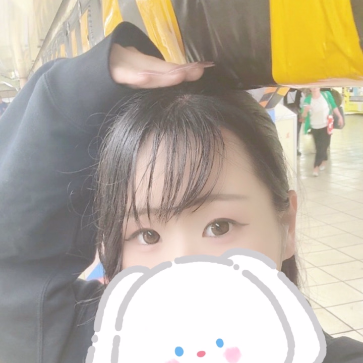 上野のめちゃくちゃ低い高架下？
改札？？にも行ってきた！！

天井にあたま当たることの無い身長だから
うわぁ！巨人になった気分！！って感じで
ちょっと面白かったけど
男の人には厳しい高さやねꉂ🤣𐤔
ぱいん的には
ヒール履いて背伸びしてギリギリ天井に
めり込める？！無理？！くらいの高さなんやけど…🥹

他になにか面白駅情報教えて欲しい🥹🥹