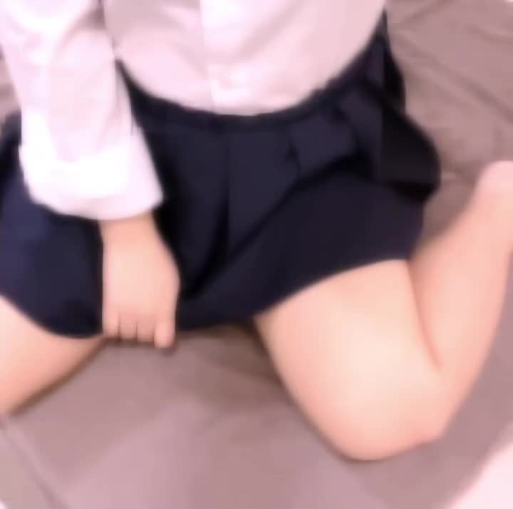 制服でえちえちなことするのって燃えるよね🔞💗

学生の時出来なかったから今制服でするの興奮しちゃう🫣💕