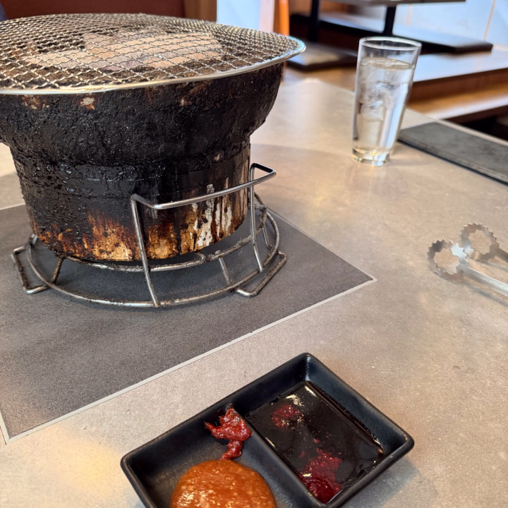 お肉待ってる時ってわくわくしちゃう派です♡♡

お兄様はよく頼む部位やお肉はなんですか💕？

なるみ¨̮♡