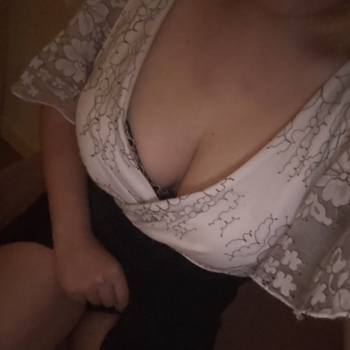 こんにちはあまねです🤍
きょうは9時〜17時までいます！
いっぱいちゅーしよう！