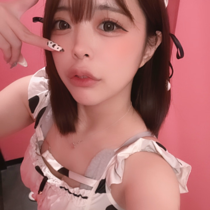 今日は時間経つの早い気がする‼️

もう17時だよ〜

そろそろお仕事終わりの方も出てくるかな？？

少しだけふらっと寄っていきませんか✋

298でもお待ちしてます🌟

りりむ