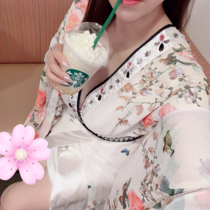 出勤しましたー🩷
LASTまでお待ちしてますね( ♡´³`)σ


さくら🌸とたくさんえちえちなことしましょ😘💕