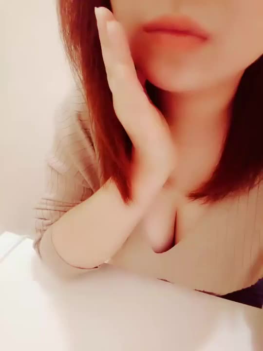 いつも見てくれてるお兄さん
ありがとうございます😊!!

皆さんがみてくれてると思うと
励みになって頑張れるよぉー💪🔥

いつかフォロワーのお兄さんに
会えるの楽しみに待ってますね👫

ただいま待機中になったので
お時間合う方からのお誘い
お待ちしております(*´꒳​` (`* ♡)ﾁｭｯ