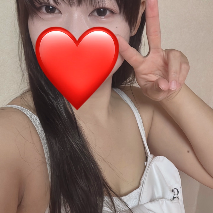 こんにちは♪ざらめです♡

今日は、ざらめの事を知ってほしくてざらめが好きな事とかお兄様に伝えられたらなぁ〜って思ってますっ！💓

ざらめの好きな食べ物はスイーツ全部と生牡蠣が大好きです💞

とにかく甘党のざらめなんですけど、スイーツの中でもチョコケーキが大好きですっ！🥰
毎日でも食べたいくらい😚
甘い食べ物食べると元気がでるんだ〜🥰

生牡蠣は、いつもおさかな市場とかオイスターバーに行くほど大好きで日本酒と一緒に流しこむのがめちゃくちゃ美味しい😋🤤

食べる事大好きだし、アレルギーもないし、好き嫌いせずになんでも食べれる所がざらめのいい所ですっ！

こんな食べるの大好きなざらめを好きになってね。。？？🥺