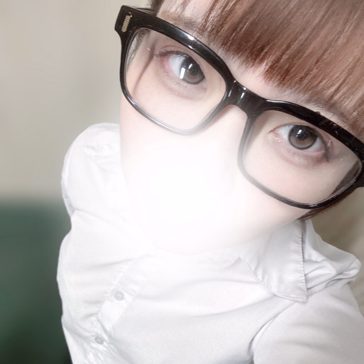 めがね👓っ子どうですか〜〜？🥺💗