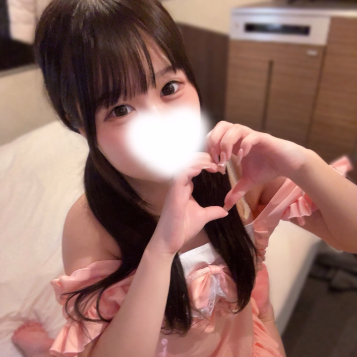 こんにちは☀️

お昼休み中かな？🥰

今日はまだまだお誘い待ってます💌

会ったらたくさん甘やかしたいし、いっぱい癒されてもらいたいな💓

写真だけじゃ伝わらないところもあるから、実際に会って確かめに来てほしい🤭

午後からの予定がまだ決まってないお兄さん、みなに会いに来てくれたら嬉しいな🫶

お誘い待ってます💕